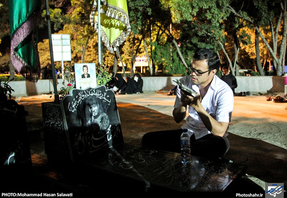 گزارش تصویری | احیای شب بیست و یک رمضان در گلزار شهدا بهشت رضا(ع) | عکس : محمد حسن صلواتی / شهرآرا