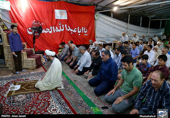 گزارش تصویری از سفره های ساده افطار در محله ها ، مساجد و خیابان های مشهد عکس : ایمان جنتی/ شهرآرا
