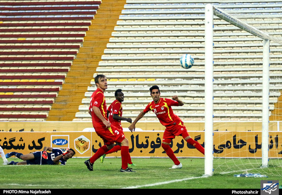 گزارش تصویری | دیدار تیم‌های فوتبال پدیده مشهد و فولاد خوزستان | عکس : نیما نجف زاده / شهرآرا
