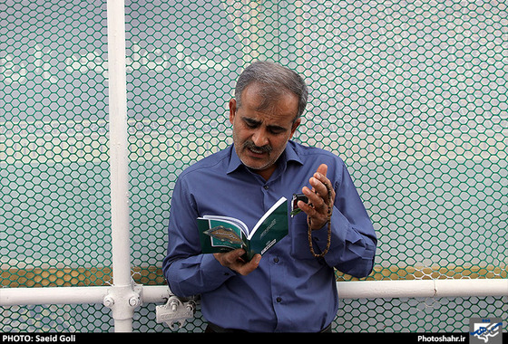 گزارش تصویری  | مراسم معنوی دعای عرفه در حرم رضوی | عکس : سعید گلی /شهرآرا
