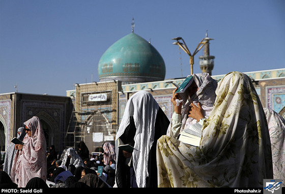گزارش تصویری  | مراسم معنوی دعای عرفه در حرم رضوی | عکس : سعید گلی /شهرآرا