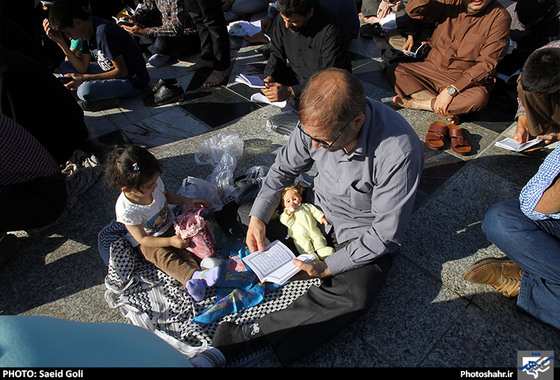 گزارش تصویری  | مراسم معنوی دعای عرفه در حرم رضوی | عکس : سعید گلی /شهرآرا