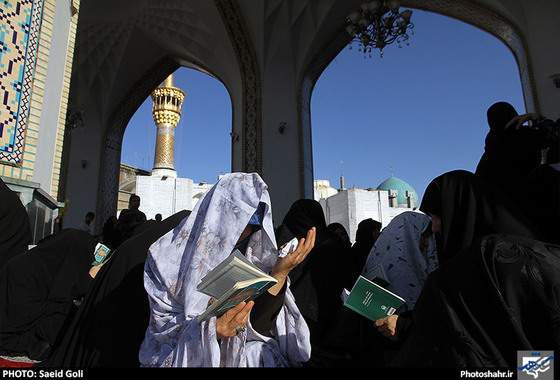 گزارش تصویری  | مراسم معنوی دعای عرفه در حرم رضوی | عکس : سعید گلی /شهرآرا