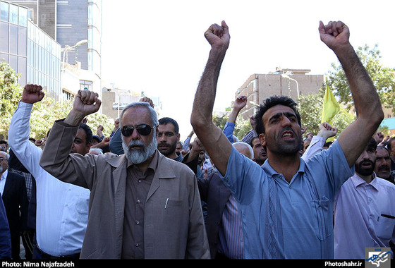 گزارش تصویری | راهپیمایی نمازگزاران مشهدی در محکومیت آل سعود و فاجعه ی خونین منا | عکس: نیما نجف زاده /شهرآرا