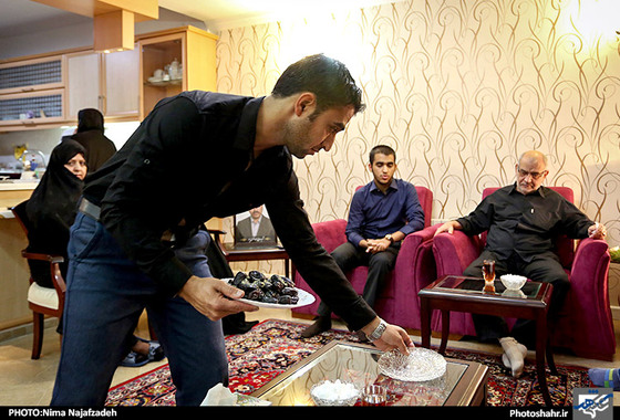 در انتظار پیکر حاجی