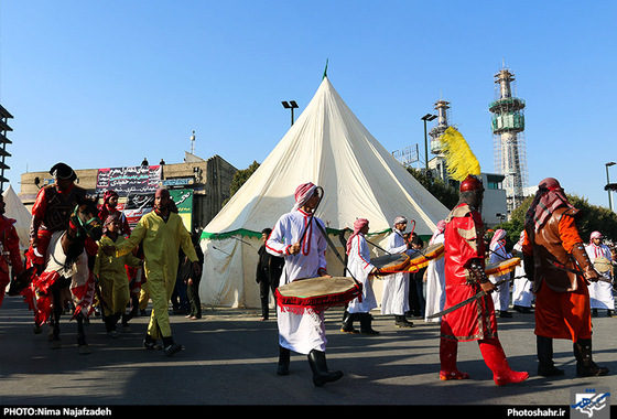 گزارش تصویری | مراسم خیمه سوزان عصر عاشورا در مشهد | عکس : نیما نجف زاده /شهرآرا