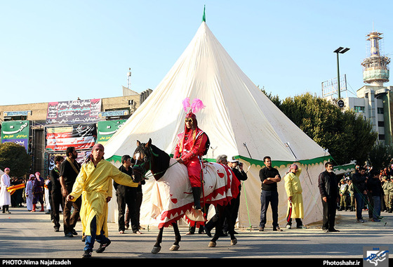 گزارش تصویری | مراسم خیمه سوزان عصر عاشورا در مشهد | عکس : نیما نجف زاده /شهرآرا