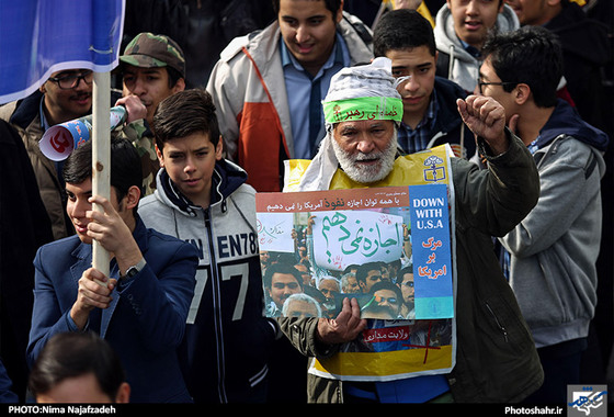 گزارش تصویری | راهپیمایی روز 13 آبان در مشهد | عکس : نیما نجف زاده /شهرآرا