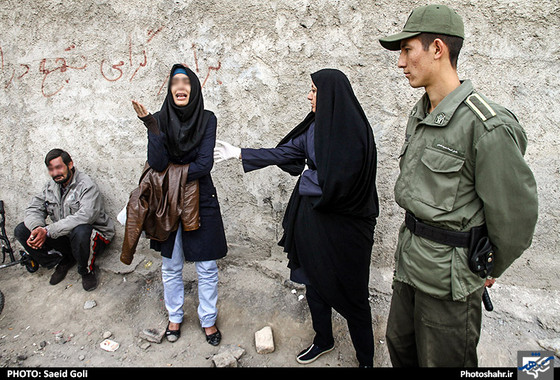 گزارش تصویری | جمع آوری معتادان پر خطر در مشهد | عکس : سعید گلی / شهرآرا