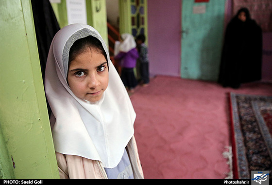 گزارش تصویری | غربالگری پزشکی کودکان حاشیه شهر مشهد توسط دانشجویان پزشکی | عکس : سعید گلی /شهرآرا