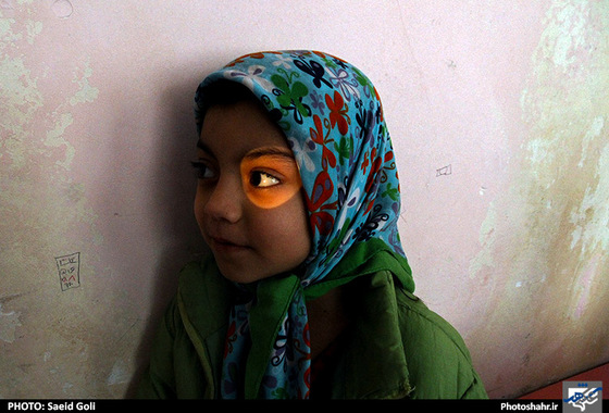 گزارش تصویری | غربالگری پزشکی کودکان حاشیه شهر مشهد توسط دانشجویان پزشکی | عکس : سعید گلی /شهرآرا