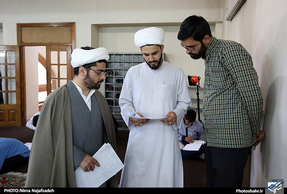 گزارش تصویری | آزمون ورودی حوزه علمیه خراسان | عکس : نیما نجف زاده / شهرآرا