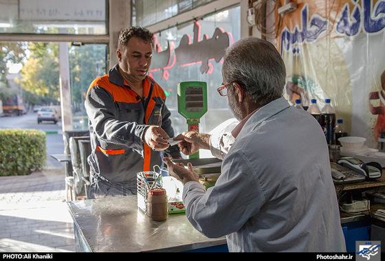 گزارش تصویری | عکاسان شهرآرا به مناسبت روز جهانی کار و کارگر | عکس : علی خانیکی / شهرآرا