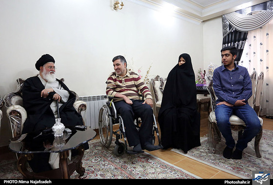 گزارش تصویری | دیدار آیت الله علم الهدی با خانواده جانبازان | عکاس : نیمانجف زاده /شهرآرا