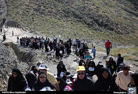 گزارش تصویری همایش کوهپیمایی خانوادگی در کوهستان پارک خورشید عکاس نیما نجف زاده شهرآرا