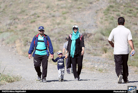 گزارش تصویری همایش کوهپیمایی خانوادگی در کوهستان پارک خورشید عکاس نیما نجف زاده شهرآرا