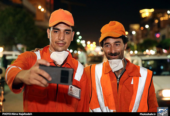 گزارش تصویری |  حال و هوای مشهد در شب نیمه شعبان | عکاس : نیما نجف زاده /شهرآرا