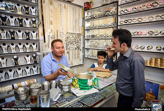 گزارش تصویری سفره افطاری کسبه در مشهد / عکاس  : نیما نجف زاده / شهرآرا