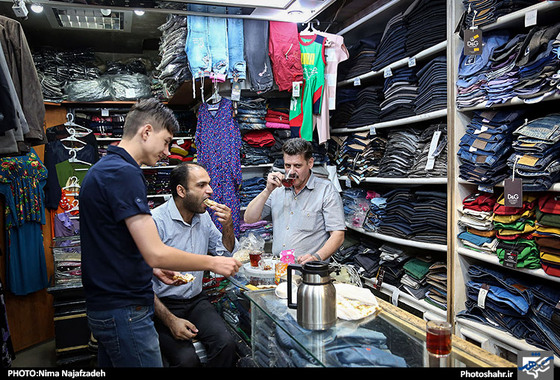 گزارش تصویری سفره افطاری کسبه در مشهد / عکاس  : نیما نجف زاده / شهرآرا