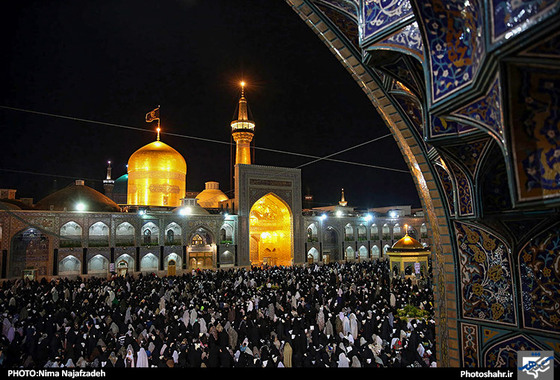   مراسم احیاء شب های قدر در حرم رضوی / عکاس : نیما نجف زاده /شهرآرا
