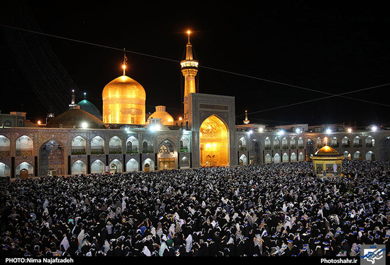 گزارش تصویری | مراسم احیاء شب 23 رمضان در حرم رضوی | عکاس : نیما نجف زاده /شهرآرا