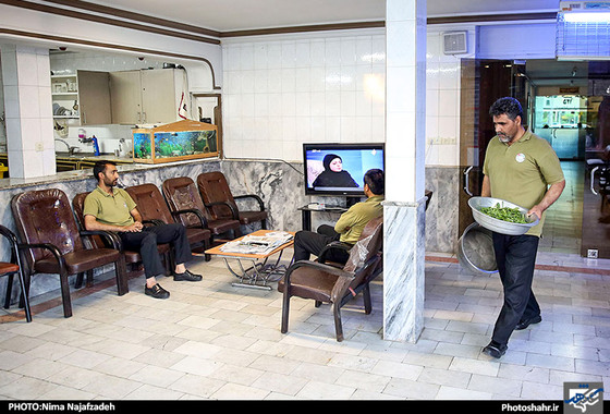 گزارش تصویری | افطار با آتش نشانان | عکاس: نیما نجف زاده / شهرآرا