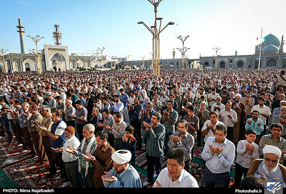 گزارش تصویری | نماز عید سعید فطر در حرم رضوی | عکاس :نیما نجف زاده /شهرآرا