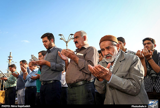 گزارش تصویری | نماز عید سعید فطر در حرم رضوی | عکاس :نیما نجف زاده /شهرآرا