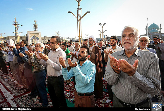 گزارش تصویری | نماز عید سعید فطر در حرم رضوی | عکاس :نیما نجف زاده /شهرآرا