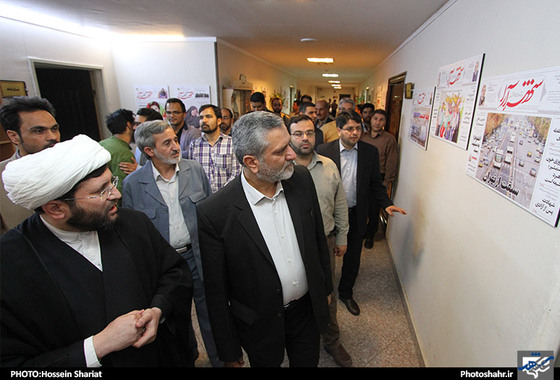 گزارش تصویری بازدید خانواده شهدای مدافع حرم و مسئولان استانی و شهری به مناسبت روز خبرنگار از تحریریه شهرآرا