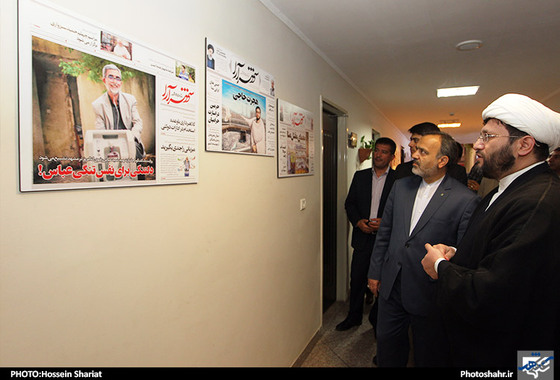گزارش تصویری بازدید خانواده شهدای مدافع حرم و مسئولان استانی و شهری به مناسبت روز خبرنگار از تحریریه شهرآرا