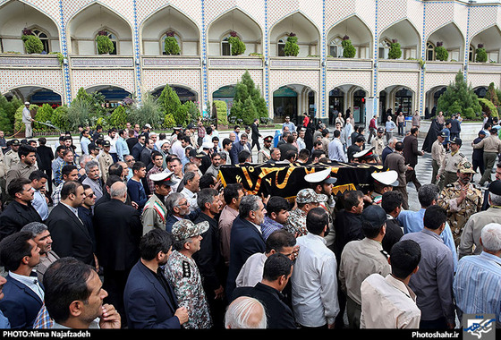 گزارش تصویری | تشییع پیکر همسر فرمانده کل ارتش در مشهد | ‎عکاس : نیما نجف زاده /شهرآرا
