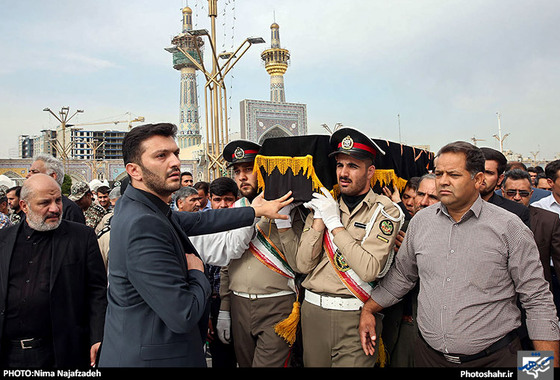 گزارش تصویری | تشییع پیکر همسر فرمانده کل ارتش در مشهد | ‎عکاس : نیما نجف زاده /شهرآرا