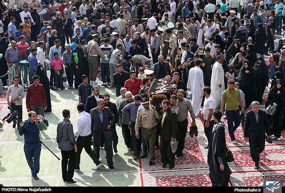 گزارش تصویری | تشییع پیکر همسر فرمانده کل ارتش در مشهد | ‎عکاس : نیما نجف زاده /شهرآرا