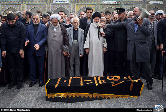 گزارش تصویری | تشییع پیکر همسر فرمانده کل ارتش در مشهد | ‎عکاس : نیما نجف زاده /شهرآرا