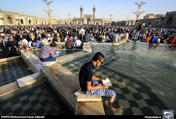 گزارش تصویری | مراسم دعای پر فیض عرفه در حرم رضوی | عکاس : محمد حسن صلواتی / شهرآرا