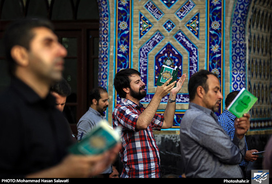 گزارش تصویری | مراسم دعای پر فیض عرفه در حرم رضوی | عکاس : محمد حسن صلواتی / شهرآرا