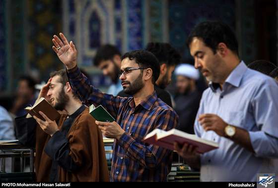 گزارش تصویری | مراسم دعای پر فیض عرفه در حرم رضوی | عکاس : محمد حسن صلواتی / شهرآرا