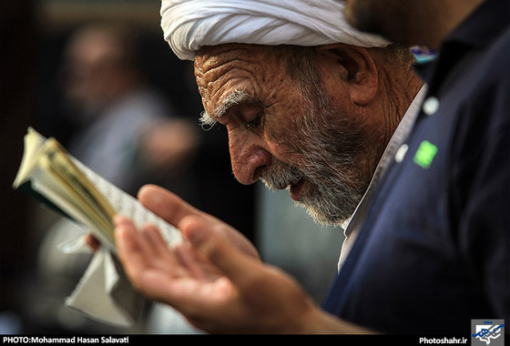 گزارش تصویری | مراسم دعای پر فیض عرفه در حرم رضوی | عکاس : محمد حسن صلواتی / شهرآرا