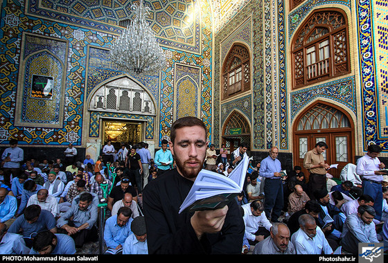 گزارش تصویری | مراسم دعای پر فیض عرفه در حرم رضوی | عکاس : محمد حسن صلواتی / شهرآرا