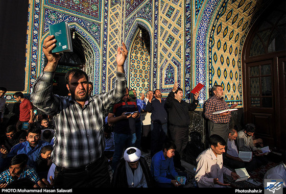 گزارش تصویری | مراسم دعای پر فیض عرفه در حرم رضوی | عکاس : محمد حسن صلواتی / شهرآرا