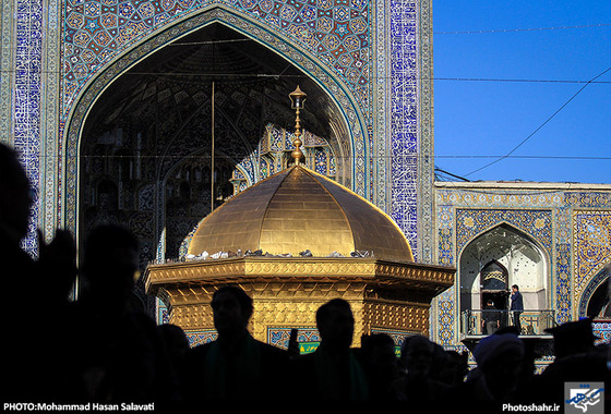 گزارش تصویری | آیین تعویض پرچم حرم رضوی همزمان با آغاز ماه محرم | عکاس : محمد حسن صلواتی /شهرآرا