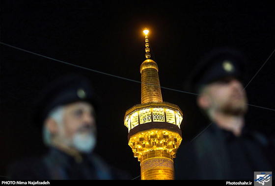 گزارش تصویری | مراسم خطبه خوانی شب عاشورا در حرم رضوی  عکس : نیما نجف زاده / شهرآرا
