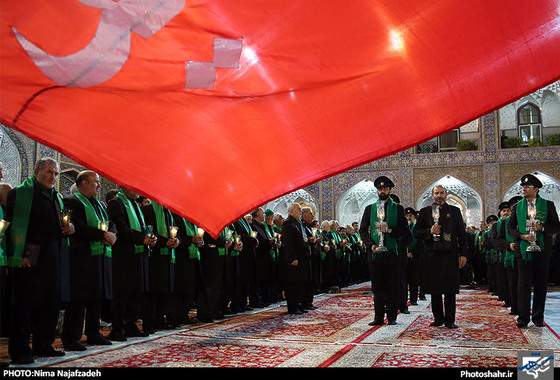 گزارش تصویری | مراسم خطبه خوانی شب عاشورا در حرم رضوی  عکس : نیما نجف زاده / شهرآرا