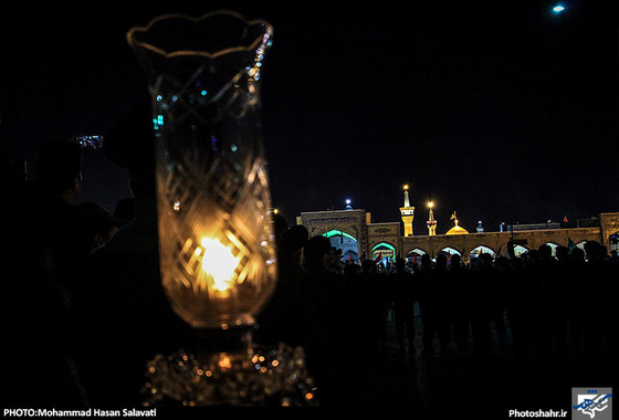 گزارش تصویری | مراسم شام غریبان امام رضا (ع) در حرم رضوی | عکاس : محمد حسن صلواتی /شهرآرا