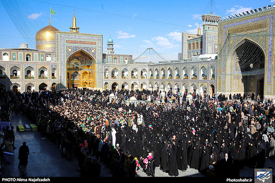 گزارش تصویری | تشییه پیکر سه شهید مدافع حرم در مشهد | عکاس: نیما نجف زاده /شهرآرا