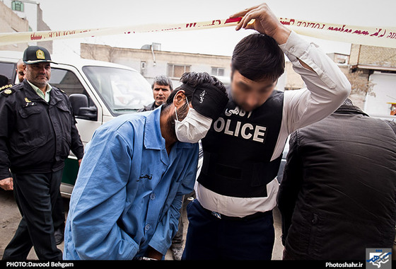 گزارش تصویری | بازسازی صحنه سرقت از طلا فروشی در مشهد | عکاس : داود بهگام /شهرآرا