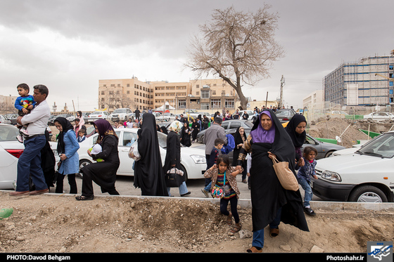 گزارش تصویری زایران و مجاوران حرم رضوی در آستانه سال نو عکاس داود بهگام شهرآرا