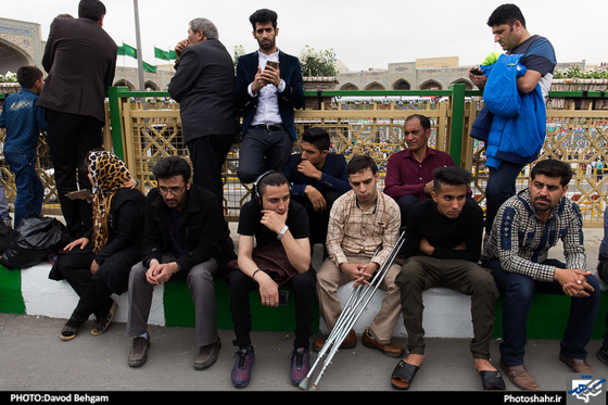 گزارش تصویری زایران و مجاوران حرم رضوی در آستانه سال نو عکاس داود بهگام شهرآرا