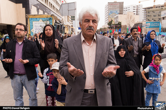 گزارش تصویری زایران و مجاوران حرم رضوی در آستانه سال نو عکاس داود بهگام شهرآرا